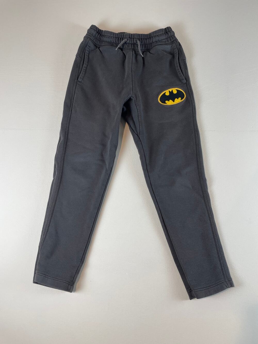 Gap Boys Gray DC™ Batman Vintage Soft Logo Joggers Size M (8)